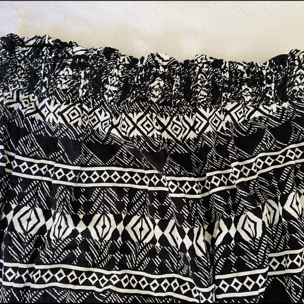 Body Central Aztec Strapless Romper - Picture 6 of 7